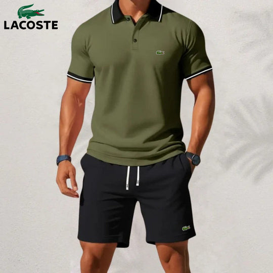 Conjunto compuesto por polo y pantalones cortos