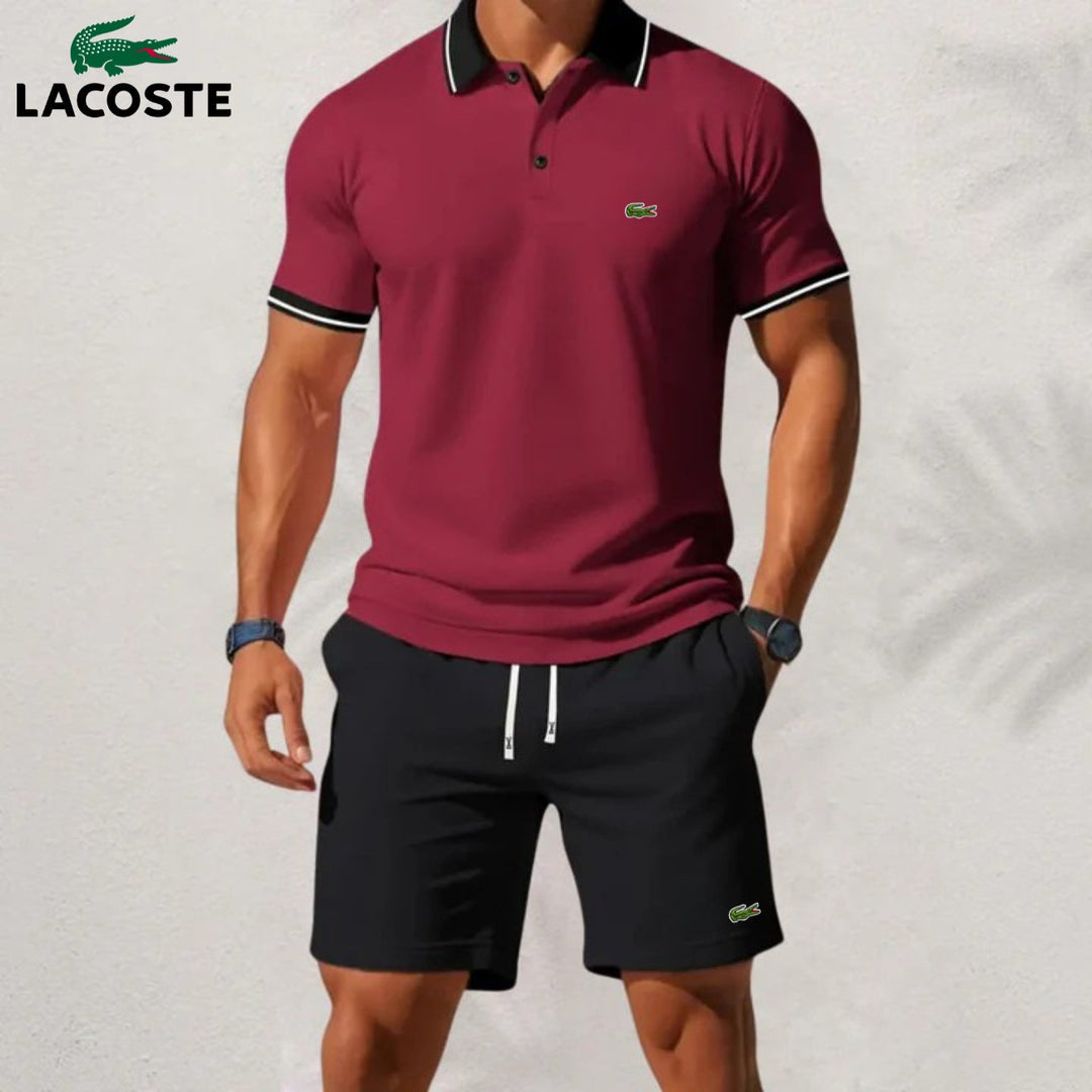 Conjunto compuesto por polo y pantalones cortos
