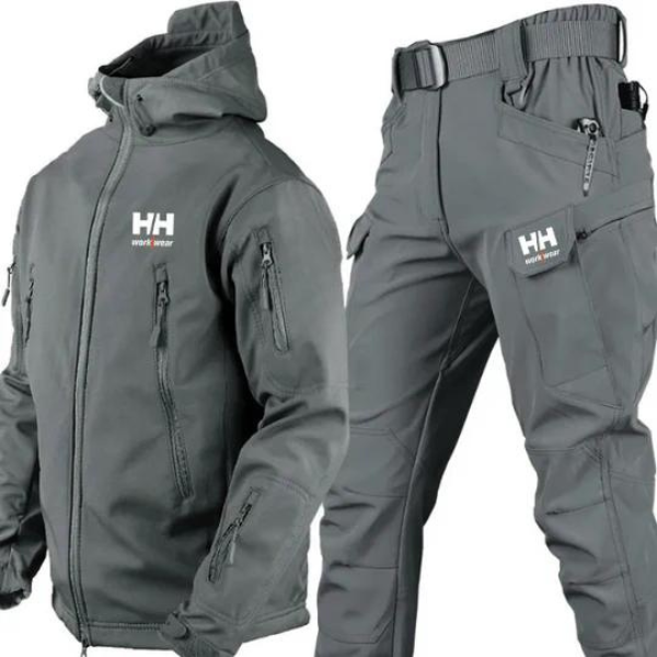 Chaqueta cortaviento y pantalones
