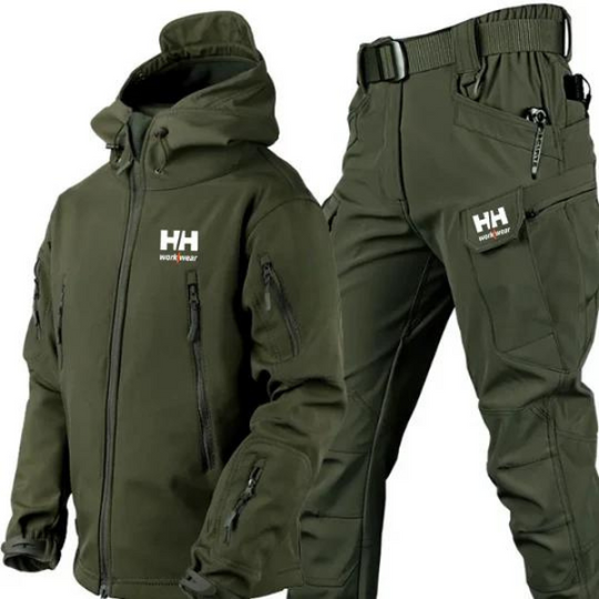 Chaqueta cortaviento y pantalones